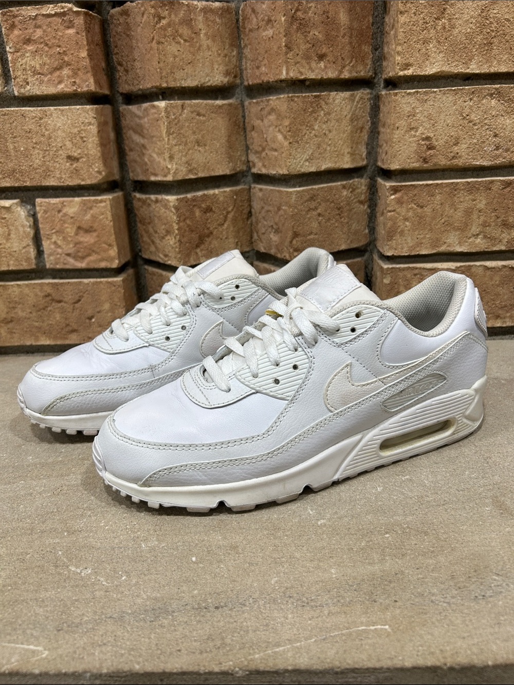 Nike Air Max 90 Leather Men’s Size 11.5 Triple White Athletic Shoes Sneakers